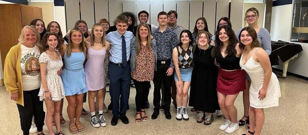 Congratulations to the Class of 2023 Choir Seniors! 