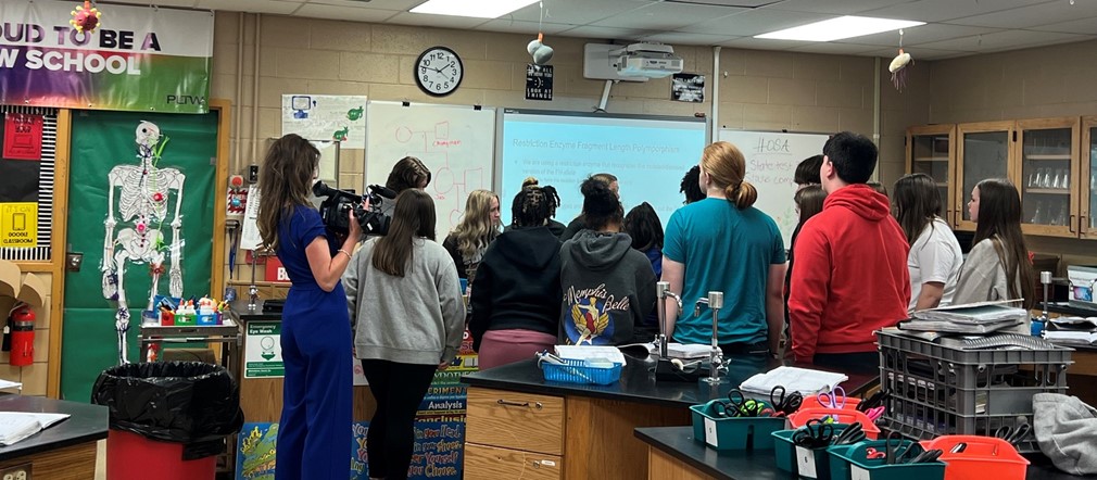 WDTN Anchor, Kelley King, visits our PLTW Biomedical Sciences class reporting on our new grant for Career Tech equipment! 